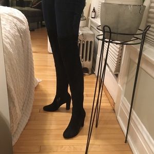 Great Over-the-knee Black Suede Boots!